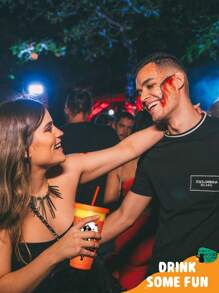 带盖和吸管的塑料变色杯，适用于冰咖啡、派对、泳池 - 可重复使用的塑料杯，适合儿童和成人