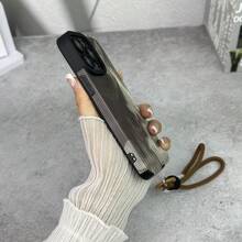 全新秋冬艺术水墨泼墨图案皮革手机壳，配米色短带，男女通用设计，兼容 iPhone 16/15/15 Pro/15 Pro Max/14/13/12/11/Xs Max 系列 - 黑底 棕色暈染紋 配棕色撞色手繩 - 查看 8