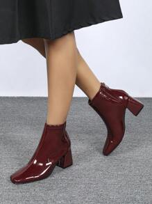 秋冬女式新款时尚踝靴百搭性感约会舒适粗高跟方头短靴，搭配连帽衫，女靴