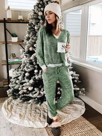 2pcs Christmas Stripe V-Neck Long Sleeve Top And Pants Sleepwear Set, Autumn/Winter