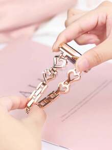 1pc Rose Gold Metal Hollow Heart-Shape Crystal Inlaid Shiny Jewelry Watch Band For Ultra 3 2 1 SE S10 S9 S8 S7 S6 S5 S4 S3 S2 S1 Smart Watch Series 38mm 40mm 41mm 42mm 44mm 45mm 46mm 49mm, Valentine's Day Gift For Couples