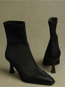 بوت قصيرة ذات كعب رفيع مدبب للنساء، تصميم جديد لموسم خريف 2024، بقصّة ملونة بأنماط متناقضة، بوت كاحل قصيرة بكعب عالي ومقدمة مربعة صغيرة، بوت جورب مرن جنسي بأسلوب فرنسي، بوت قصيرة بني للخريف والربيع بأناقة