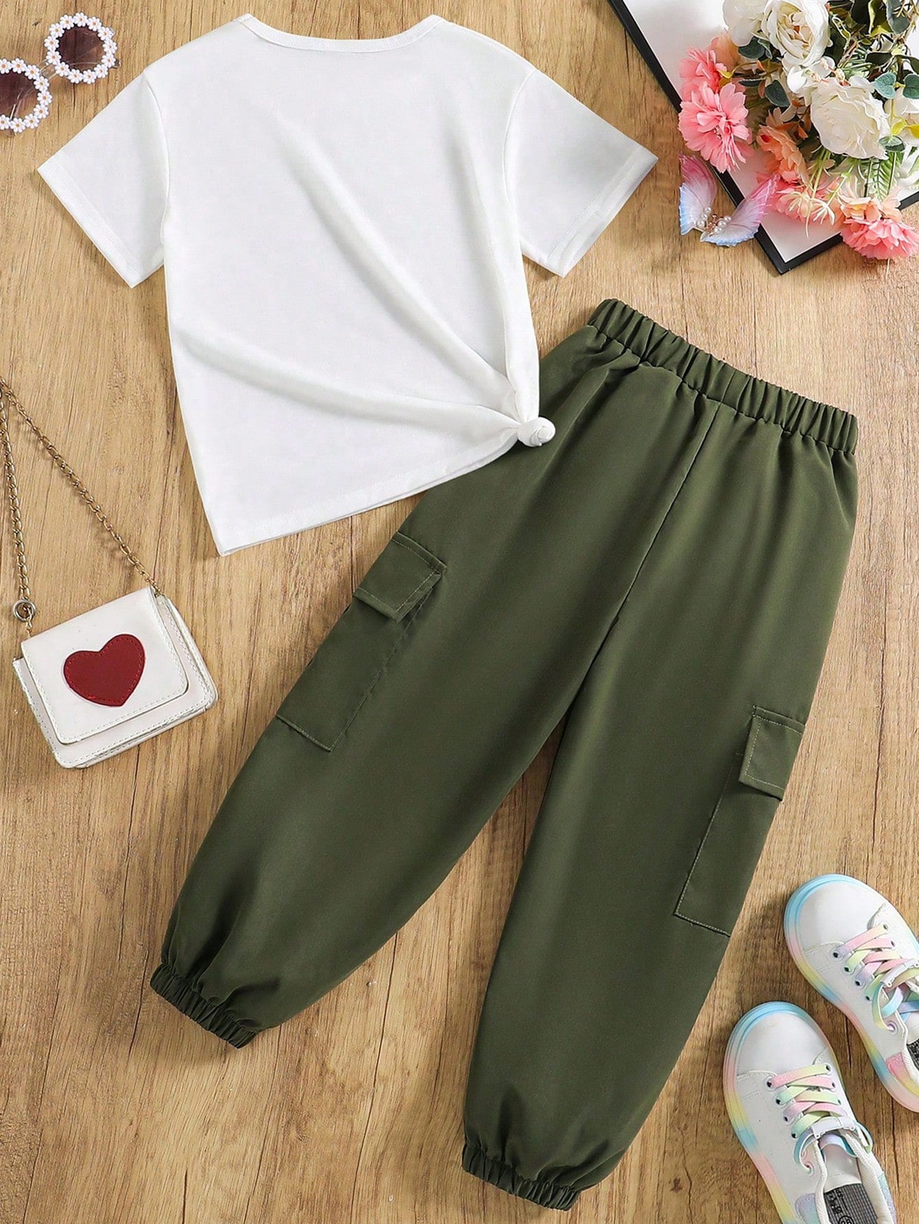 ملابس علوية أكمام قصيرة ذات طباعة أحرف وبنطال كارج...