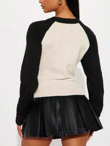 圆领撞色动物印花休闲宽松针织套头衫，秋冬新品