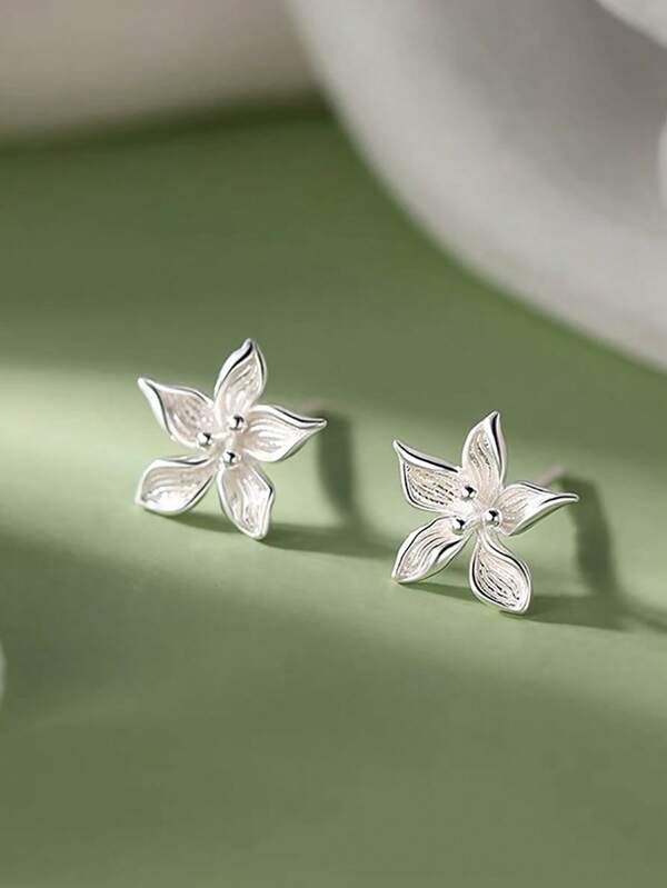 1 paire de boucles d'oreilles à tige en argent sterling 925 délicates et fraîches à motif floral, accessoires de boucles d'oreilles à pétales floraux élégants, convenant pour un port quotidien, la remise des diplômes, une fête, un festival de musique, Noël, Halloween, un anniversaire
