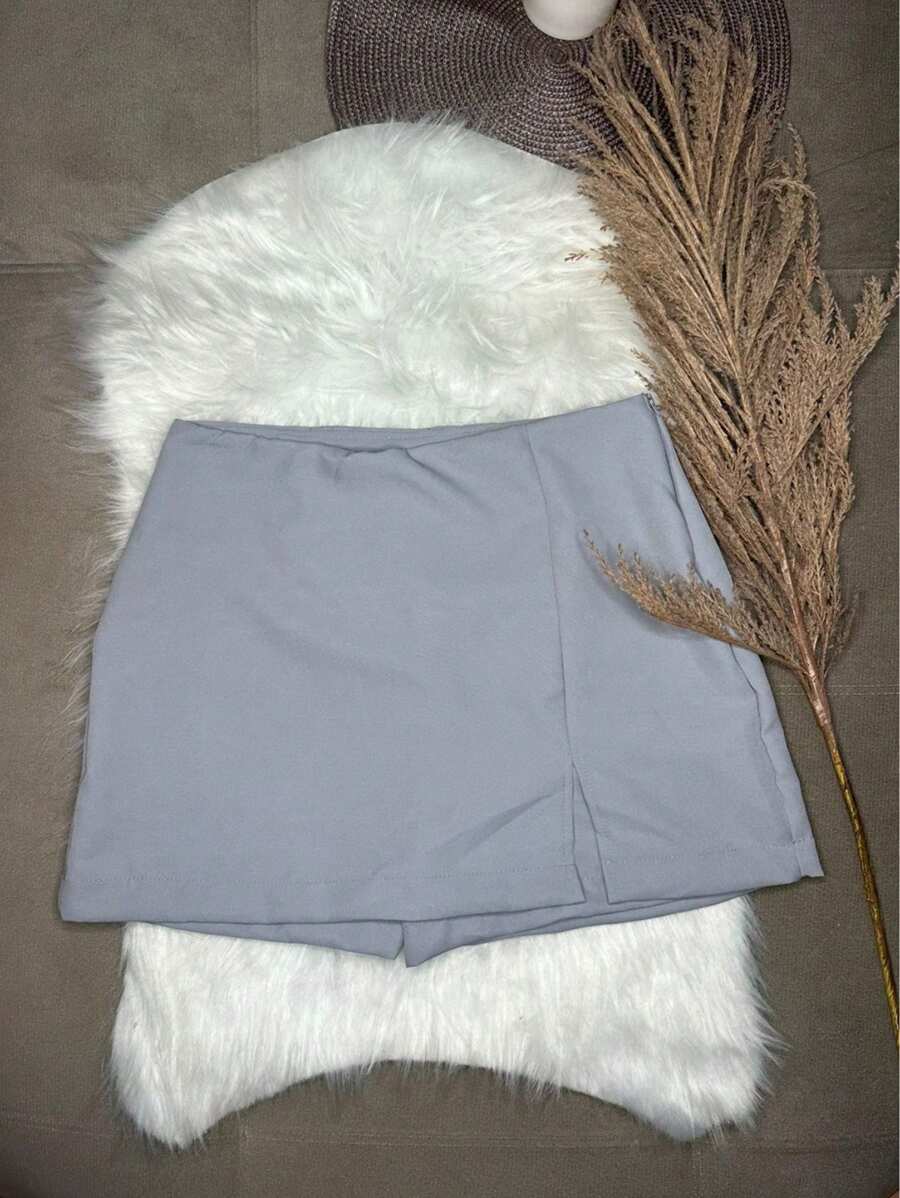 TAILORED SKIRT SHORTS WITH SLIT FASHION BLOGGER SUMMER 2024 - Grey - View 1