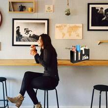 3/6 隔间直立休息室咖啡调味品和杯子储物架，不锈钢和亚克力材质，适合家庭、厨房、餐厅、咖啡店，是圣诞节、朋友、感恩节的理想礼物。 - 彩色 - 查看 6