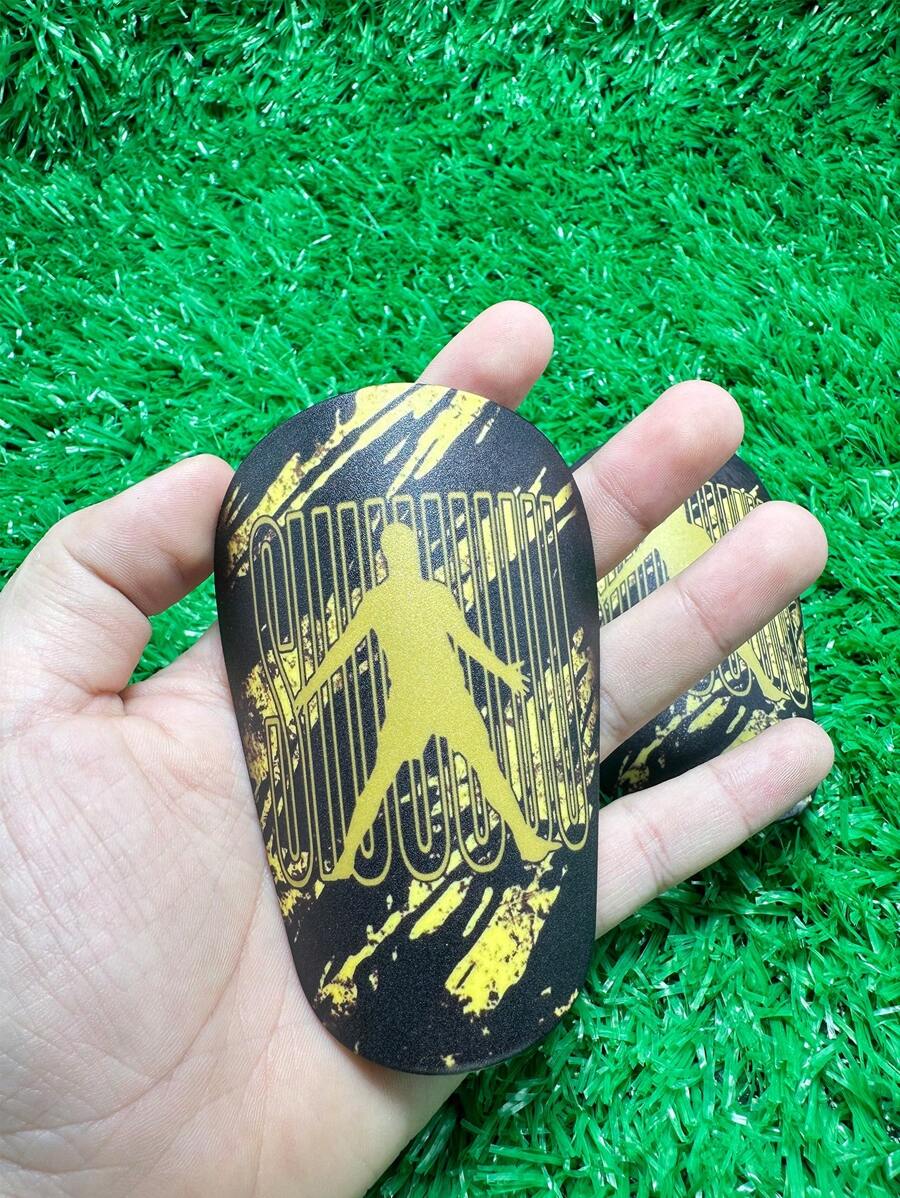 1 Pair 10*6cm Mini Football Shin Guards To Protect Your Football Glory