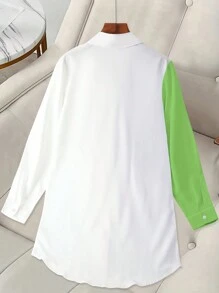 Blusa ajustada con bloques de color y bolsillos para mujer de talla grande