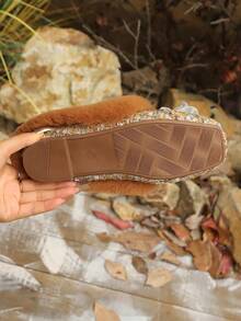 Zapatos planos y esponjosos tejidos para mujer, cómodos mocasines forrados de espuma con efecto deslizante, calzado casual y de moda para uso al aire libre - Marrón - Ver 4