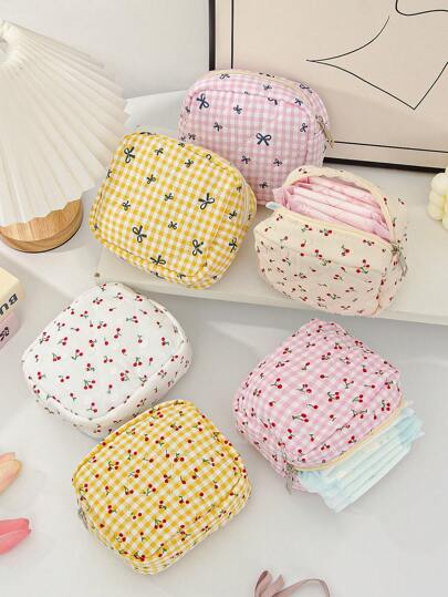 1 PC Cute Cherry Quilted Bag Portable Make Up Bag, Fashionable And Casual Large Capacity Portable Zipper Makeup Bags, Travel And Vacation Essentials Cosmetic Bags For Sanitary Napkins, Pouch Pads, Wired Earphones, Earpods, Headphones, Charger, Lipsticks, Cosmetics, Perfume, Skin Care And Beauty Products, Home Decor, School Girls, Keys, Holiday Gifts Makeup Travel Toiletry Organizer,Christmas Gifts,Pouch,Travel,Gifts For Women,Women's Necessaire,Travel Essential,Pouch,Clutch / Small Handbag,Necessaire,Makeup Organizer,Makeup Organize,Pouch,Brush Holder,Mini Pouch,Large Capacity Pouch