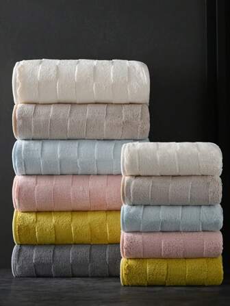 1 条浴巾，多种颜色，简约纯色，几何方块图案，由聚酯纤维制成，尺寸 70 * 140 厘米或面巾/手巾尺寸 34 * 75 厘米，吸水速干柔软，适合男女、家居、浴室、酒店、健身房、旅行、派对、节日礼物、学校、返校、旅行、旅行必需品、家居必需品、毛巾、皮肤护理