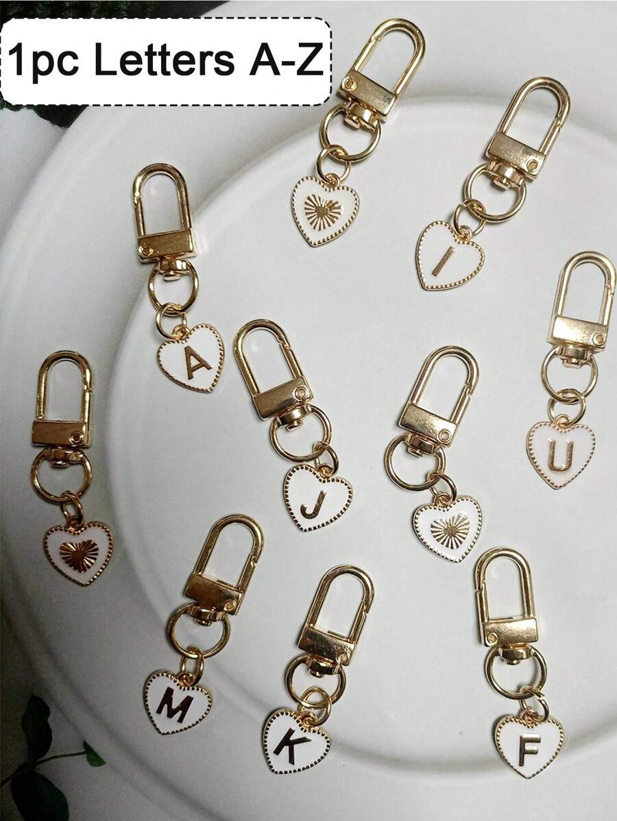 Breloc cu pandantiv inimă cu litere, pandantiv pentru geantă cu litere inițiale A-Z, breloc din aliaj cu farmec de modă, cu carabină, suport pentru chei inițiale personalizate pentru rucsac, portofel, husă pentru căști, pentru prieteni, familie și cupluri, cadou ideal