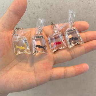 4 件树脂创意逼真金鱼和鲤鱼钥匙扣，透明鱼钥匙吊坠配件汽车配件包饰学院风可爱哥特 Y2k