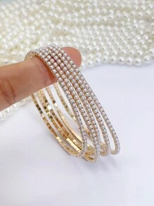 1 Set di braccialetti con perle sintetiche, estremamente delicati, adatti per le donne