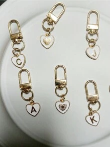 Breloc cu pandantiv inimă cu litere, pandantiv pentru geantă cu litere inițiale A-Z, breloc din aliaj cu farmec de modă, cu carabină, suport pentru chei inițiale personalizate pentru rucsac, portofel, husă pentru căști, pentru prieteni, familie și cupluri, cadou ideal