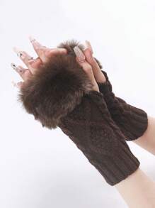 Mantenha-se aquecida e estilosa: Luvas sem dedos de pelúcia com estampa argyle para mulheres - Perfeitas para o inverno! Luvas - Aquecedores de braço com punho de pelúcia macia, design sem dedos, resistentes ao frio, cobertura de pulso versátil para outono e inverno - Acessórios de mão elegantes, grossos e aconchegantes. Luvas sem dedos de pelúcia com estampa argyle para mulheres - Luvas de inverno quentes com forro térmico macio, palma antiderrapante e padrão de tricô estiloso - Perfeitas para atividades em clima frio.