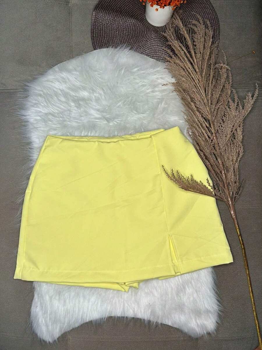 TAILORED SKIRT SHORTS WITH SLIT FASHION BLOGGER SUMMER 2024 - 黃色 - 查看 1