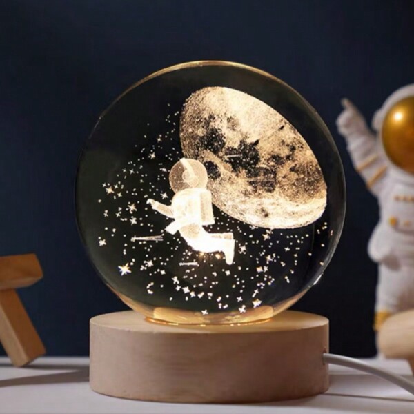Luminária Abajur 3D Bola de cristal LED Decorativo Globo8cm Quarto Astronauta Lua Estrela Via Láctea