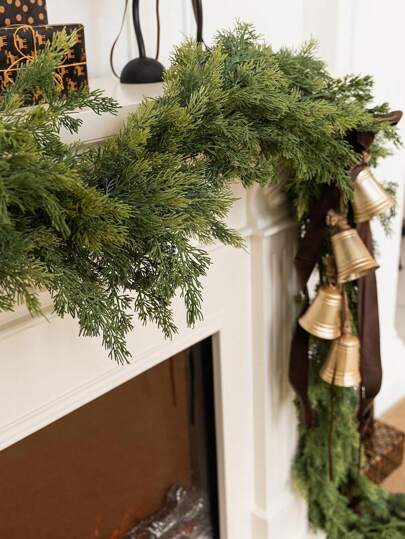 Guirlanda de Natal artesanal (1 unidade), feita com agulhas de pinheiro, cedro e cipreste artificiais. Ideal para decoração de Natal, armários de TV, ambientes internos e externos, perfeita para as festas de fim de ano. Decoração natalina para casa e para o quarto.