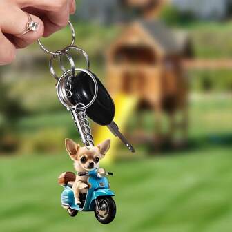 1 pieza Llavero de Chihuahua montado en una motocicleta azul de acrílico, diseño 2D de un perrito pequeño y valiente, adecuado para llaves, billetera, mochila, elegante accesorio de moda, recuerdo, accesorio de coche, encanto de bolso, accesorios escolares, góticos, Y2K, accesorios de Halloween, ideas de regalo para el Día del Maestro, Navidad