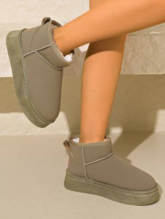 Women's Slip-On Thick-Soled Waterproof Anti-Slip Round-Toe Short Snow Boots, Thermal Lined, Chunky Heel, New 2024 Celebrity Style