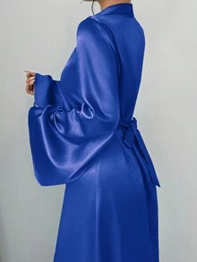 Damen Satin Schößchen Kleid mit Langarm und Rundhalsausschnitt