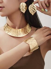1set 2024 European And American Exaggerated Golden Leaf Print Necklace, Bracelet, Earring Jewelry Set. Minimalist Leaf Shaped Metal Spring Bracelet, Exaggerated Big Choker Necklace, Punk Vibe, High-End Feeling, Suitable For Women Party, Daily Wear, Gift - Metallic Leaf Print Jewelry - View 1