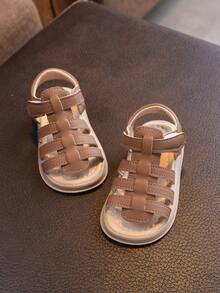 زوج من الصنادل الرياضية العادية ذات الوسط اللين والنعل المضاد للإنزلاق من البولي يوريثان للبنين والبنات، مناسبة للمدرسة والمنزل والأنشطة الخارجية، مثالية للصيف