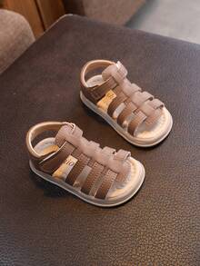 زوج من الصنادل الرياضية العادية ذات الوسط اللين والنعل المضاد للإنزلاق من البولي يوريثان للبنين والبنات، مناسبة للمدرسة والمنزل والأنشطة الخارجية، مثالية للصيف