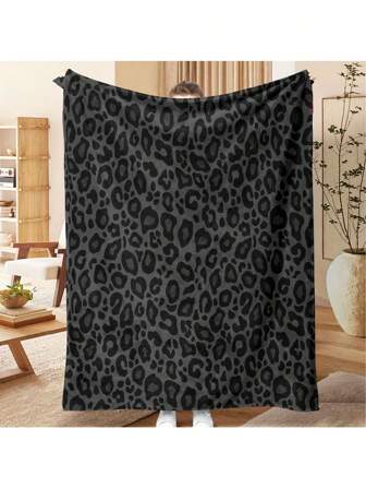 1pc Soft & Cozy Flannel Blanket With Black Leopard Print Pattern, Suitable For Sofa, Bed, Perfect Daily Relaxation And Warmth Gift For Family & Friends