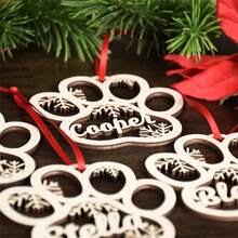 1 Stück personalisierte Haustier-Pfotenmuster-Text Hängedeko, Hunde-Pfoten-Hängedeko, Katzen-Schlüsselanhänger, Knochen-Schlüsselanhänger, personalisierte Hängedeko mit Namen, personalisierte Hänge-Ornamente mit Namen, Weihnachtsgeschenk, personalisierter Holzartikel, Schlüsselanhänger, Anhänger, geflochten, Holz, Glocken, das perfekte Geschenk für sie