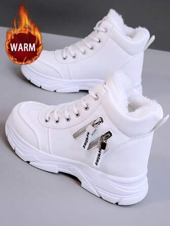 一双女式雪地靴，圆头，平跟，保暖，防滑，高帮，时尚，休闲，适合中年女性，户外，防寒，大码，欧码35-44，多色可选