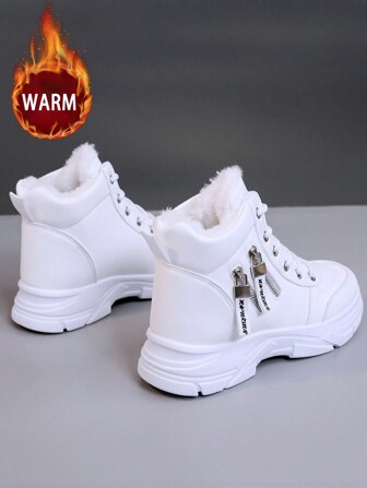 一双女式雪地靴，圆头，平跟，保暖，防滑，高帮，时尚，休闲，适合中年女性，户外，防寒，大码，欧码35-44，多色可选