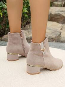 2025秋冬新款女士百搭靴子粗跟中跟短靴绒面踝靴时尚水钻扣大码靴子 - 杏色 - 查看 5