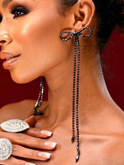 1 par de pendientes extra largos con borlas, estilo minimalista con líneas y moño de cristal negro, elegante y adecuado para el uso diario de las mujeres, ideal como regalo para San Valentín, mamá, madre, Día de la Madre