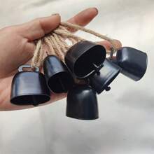 4 件装带绳铸铁牛铃，手工黄铜圣诞吊铃，声音清晰响亮，适合圣诞节、万圣节、复活节、感恩节装饰，树铃、门铃、派对节日配件 - 彩色 - 查看 4