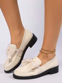 女士蝴蝶结装饰一脚蹬乐福鞋，适合所有季节的平底休闲鞋 - 米色 - 查看 4