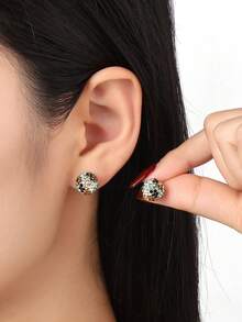 Bông tai đinh tán tròn 925 Sterling Silver 925 Sterling Silver Camo 10m cho phụ nữ và trẻ em gái Không gây dị ứng Dễ thương Thời trang Đinh tán May mắn Sinh nhật Giáng sinh Quà tặng trang sức cưới Bông tai đinh tán tròn 10m cho phụ nữ và trẻ em gái Không gây dị ứng Dễ thương Thời trang Đinh tán May mắn Sinh nhật Giáng sinh Quà tặng trang sức cưới - ngụy trang màu xanh lá cây - Xem 2