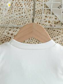 1 件装女婴夏季可爱蜜蜂和花卉印花圆领二合一连体连衣裙 - 白色 - 查看 7