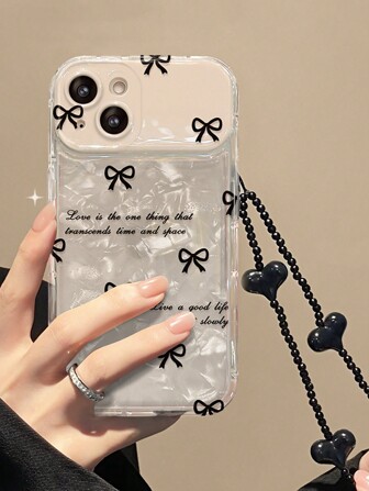 1 套包括：贝壳图案亮片卡、心形手链、化妆镜、蝴蝶结 TPU 手机壳，适用于 11/12/13/14/14/15/Pro/Pro Max
