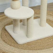 PawHut Torre per Gatti con Lettino Superiore, Piattaforma e Pallina Giocattolo, Albero Tiragraffi per Gatti in Legno, Peluche e Iuta, 48.5x40x76 cm, Beige