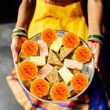 50 bông hoa hướng dương nhân tạo có thân, hoa lụa dùng trang trí Diwali, Ngày của người chết, trang trí mùa thu và ngày lễ nói chung, không có lông vũ, không theo mùa - Nhiều màu - Xem 3