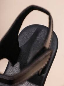 1 par de sandalias planas negras para niñas pequeñas con lazo transparente de malla, cierre de gancho y bucle, suela antideslizante, sandalias romanas lindas y elegantes, adecuadas para niñas de 3 a 12 años para uso diario, vacaciones y fiestas