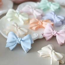1/2 pièces Moule en silicone en forme de nœud papillon, parfait pour des projets de décoration créative, idéal pour la résine et l'argile polymère, savon, bougies parfumées, gypse, bijoux DIY, décorations, outils d'artisanat fait main, ajoute de l'élégance à la décoration de la maison, flexible et facile à utiliser, fournitures pour la fabrication de cadeaux pour mariage, remise de diplôme, anniversaire, fête, décoration