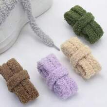 Lacets de chaussures plats en peluche de 15 mm de large, design moelleux et duveteux. Excellente texture et douceur, parfaits pour les bottes et les Baskets