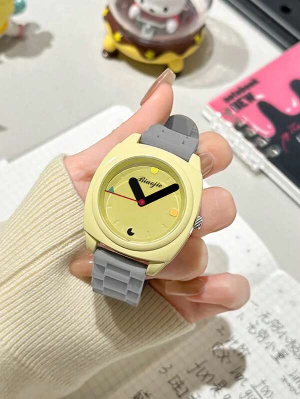 Elegant Women's Watch With A Retro And Elegant. Square Quartz Watch For Women With A Simple And Stylish Design.