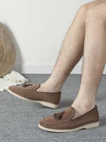 Mocassins pour hommes 2024 Automne Hiver Nouveaux hommes polyvalents Oxfords Affaires Formel Style britannique classique Mocassins Plat Décontracté Respirant Semelle souple Chaussures faites à la main Grandes tailles 43-46