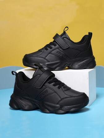 1 双儿童网眼透气运动鞋，男童低帮跑步鞋，全黑，休闲轻便学生鞋，适合春、夏、秋、冬