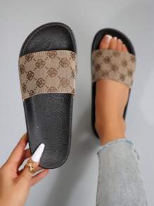 Sandales d'été pour femme à bout ouvert, nouvelles glissières confortables à la mode avec brides. Sandales de plage grande taille pour femmes, pantoufles femme souples